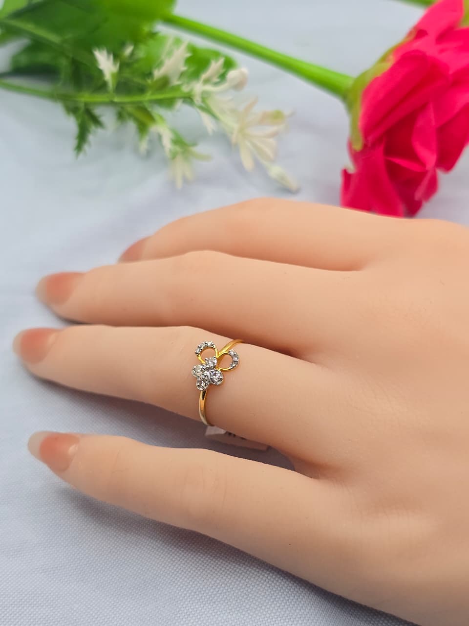 DIAMOND RING