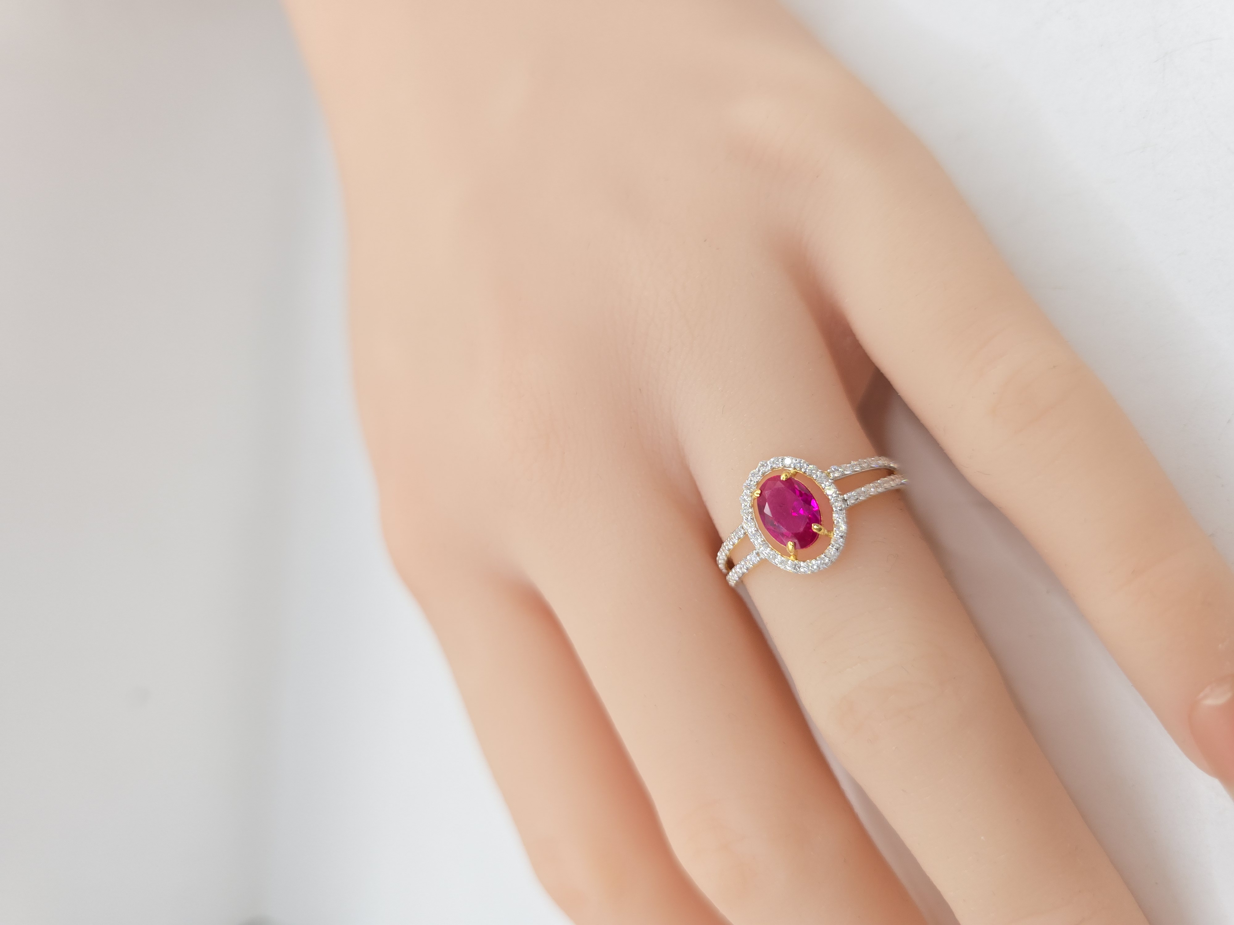 DIAMOND RING