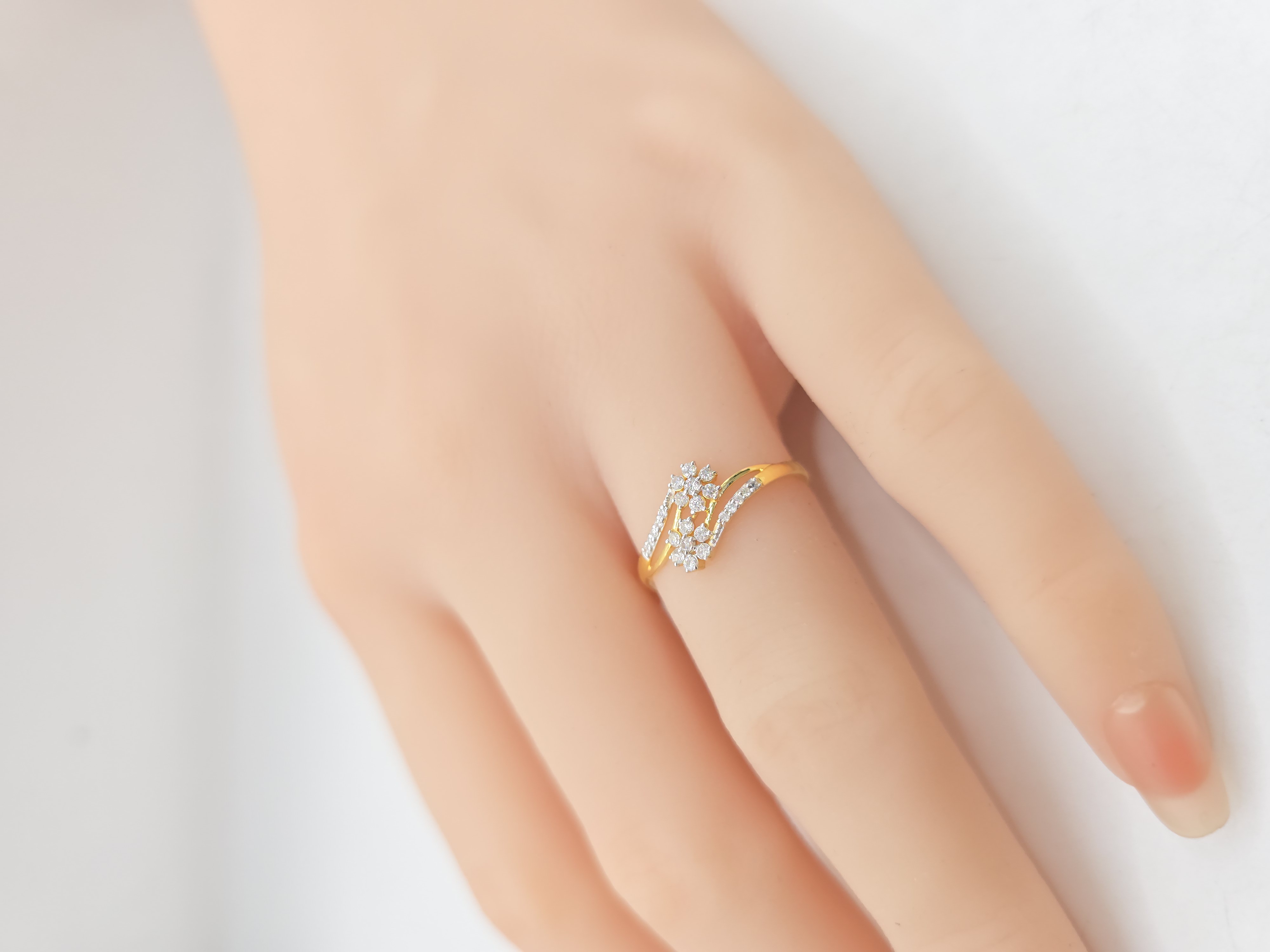 DIAMOND RING
