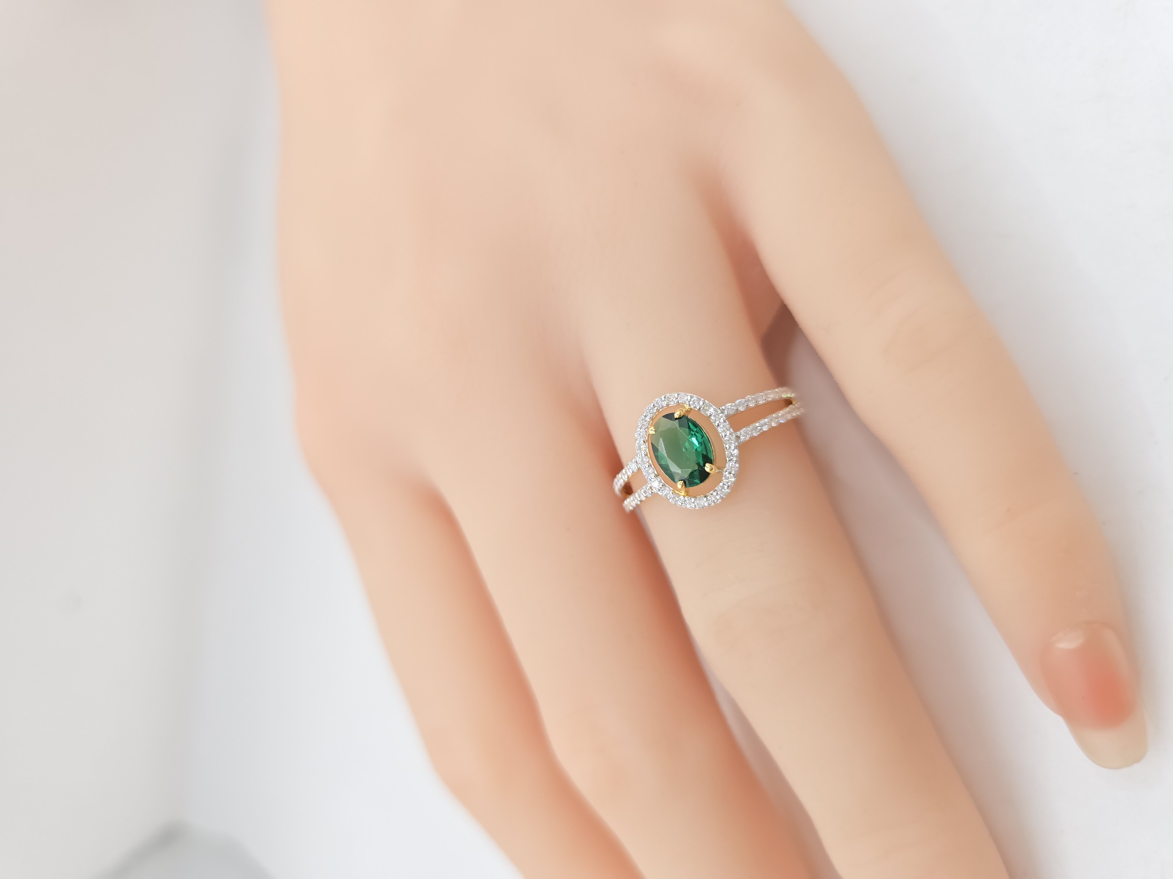 DIAMOND RING